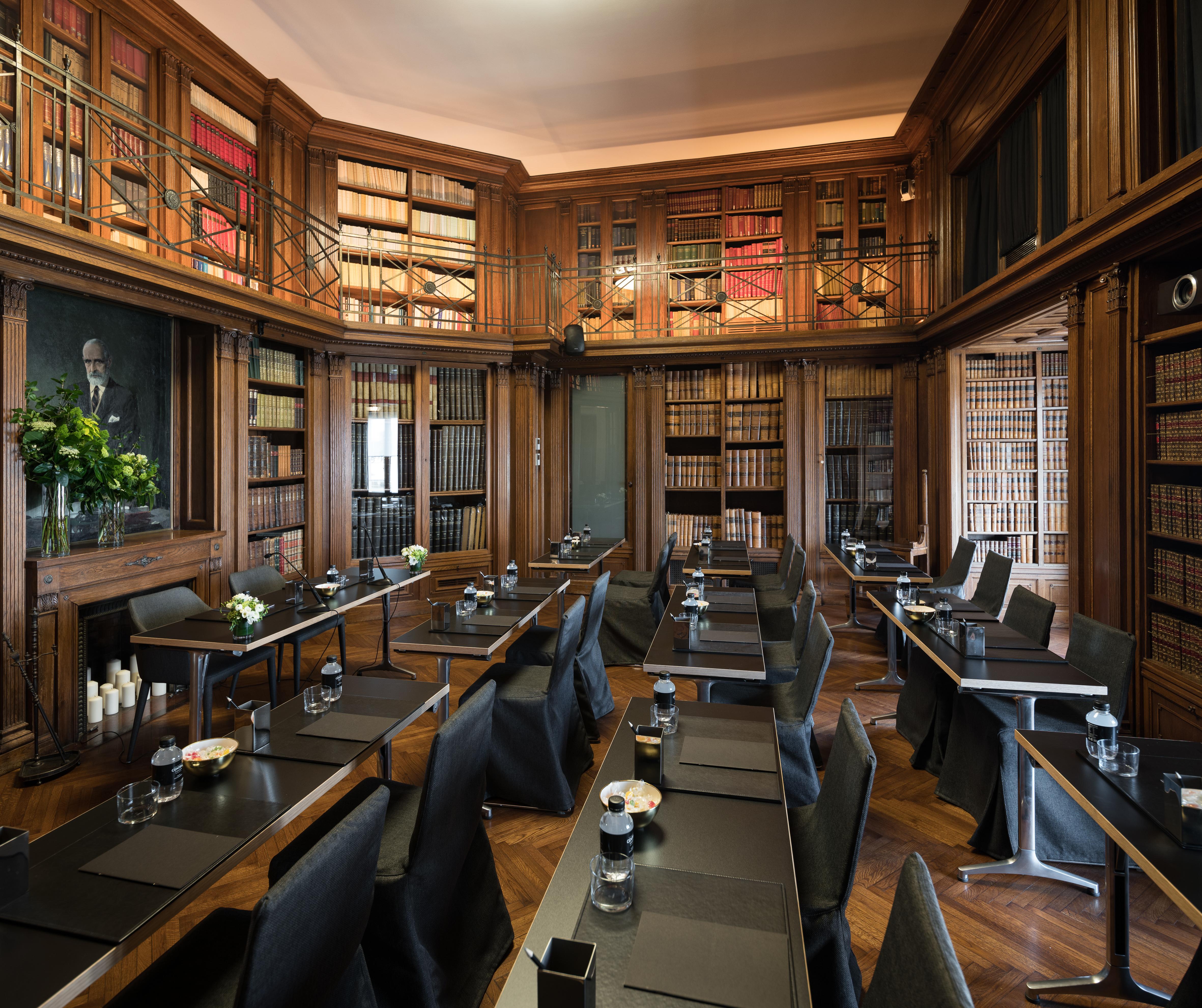 Grand Hotel Central, Small Luxury Hotels Barcellona Esterno foto The Library at The Ivy, St John's Wood