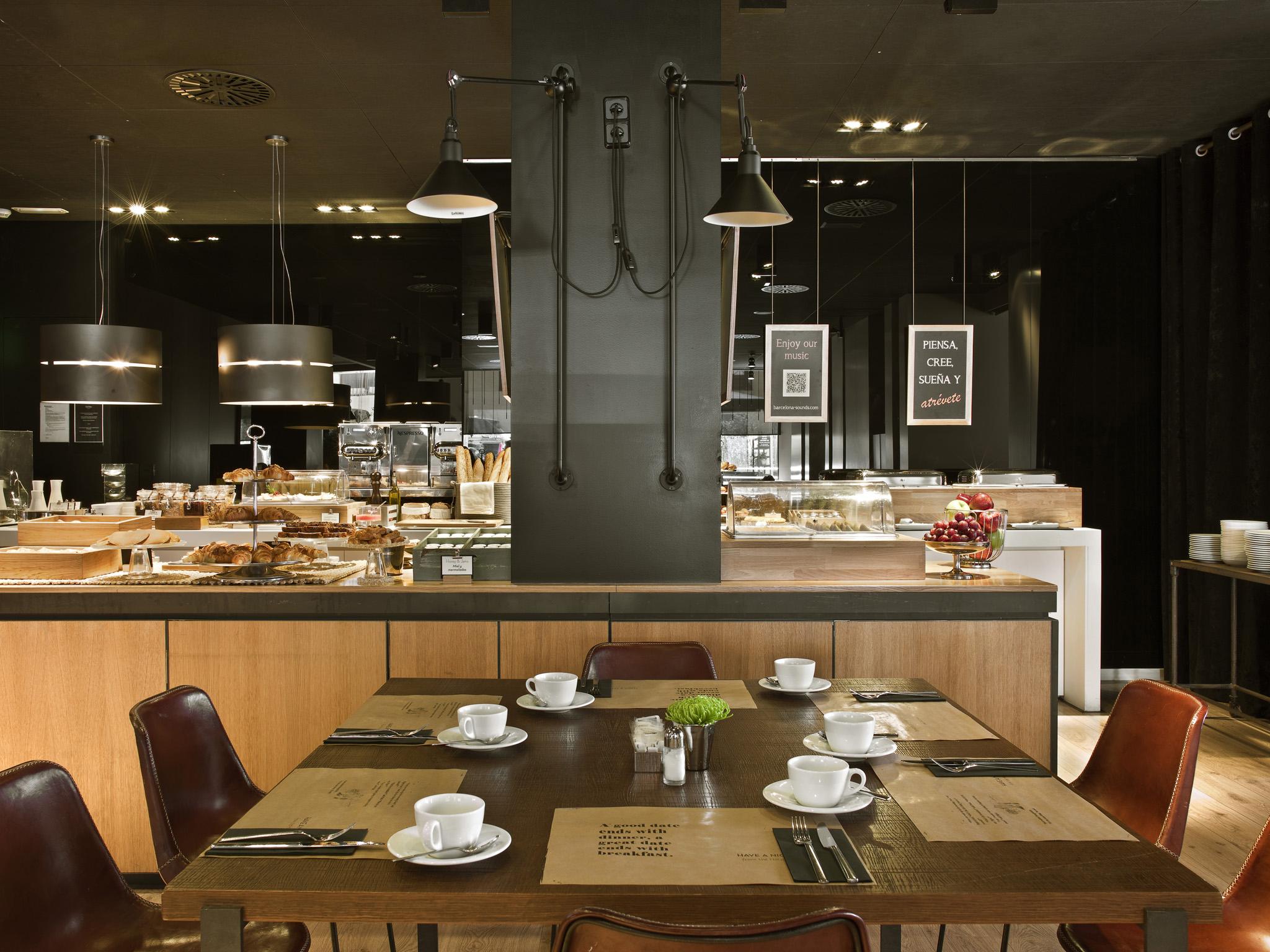 Grand Hotel Central, Small Luxury Hotels Barcellona Esterno foto The Kitchen