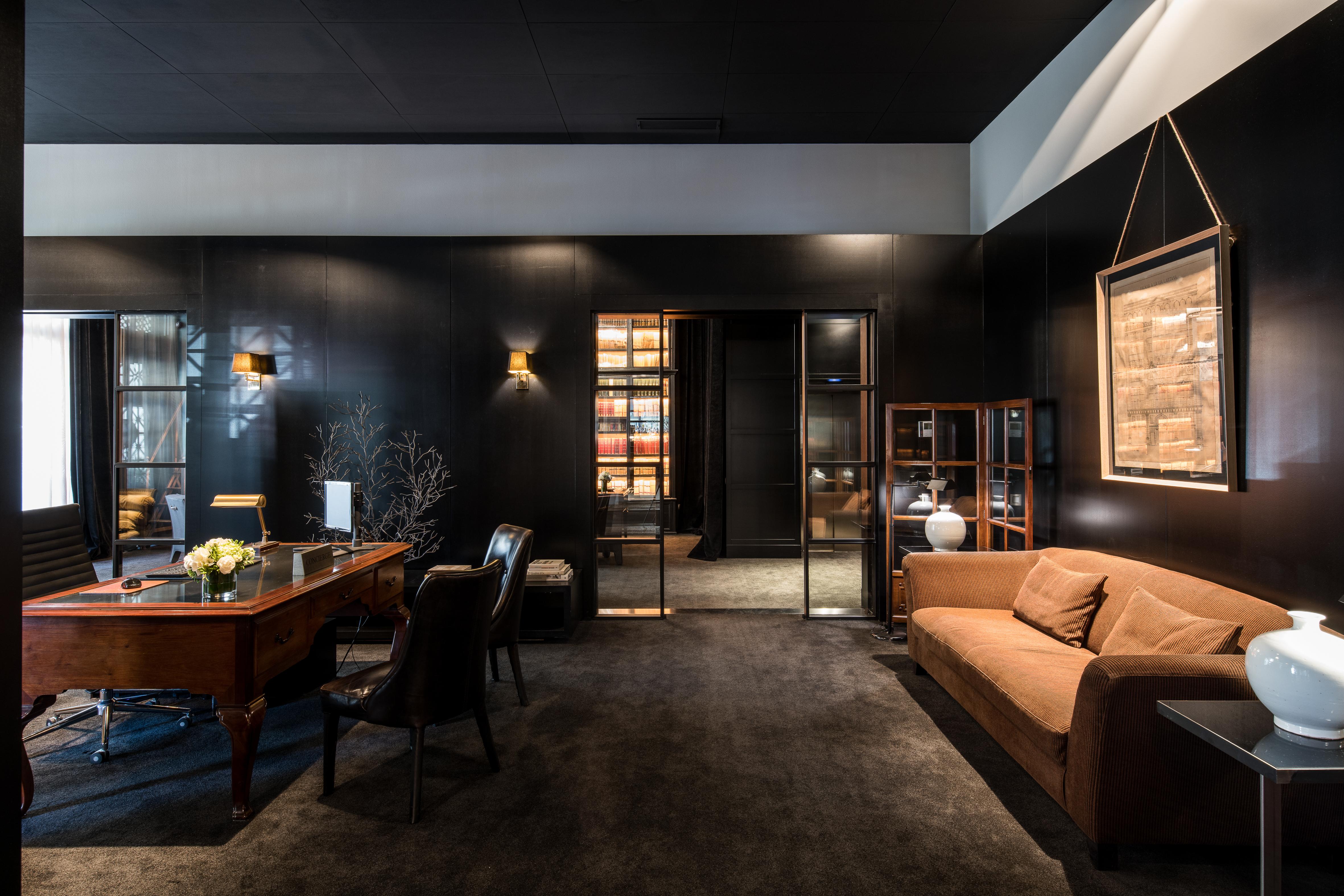 Grand Hotel Central, Small Luxury Hotels Barcellona Esterno foto The Library at The Ivy