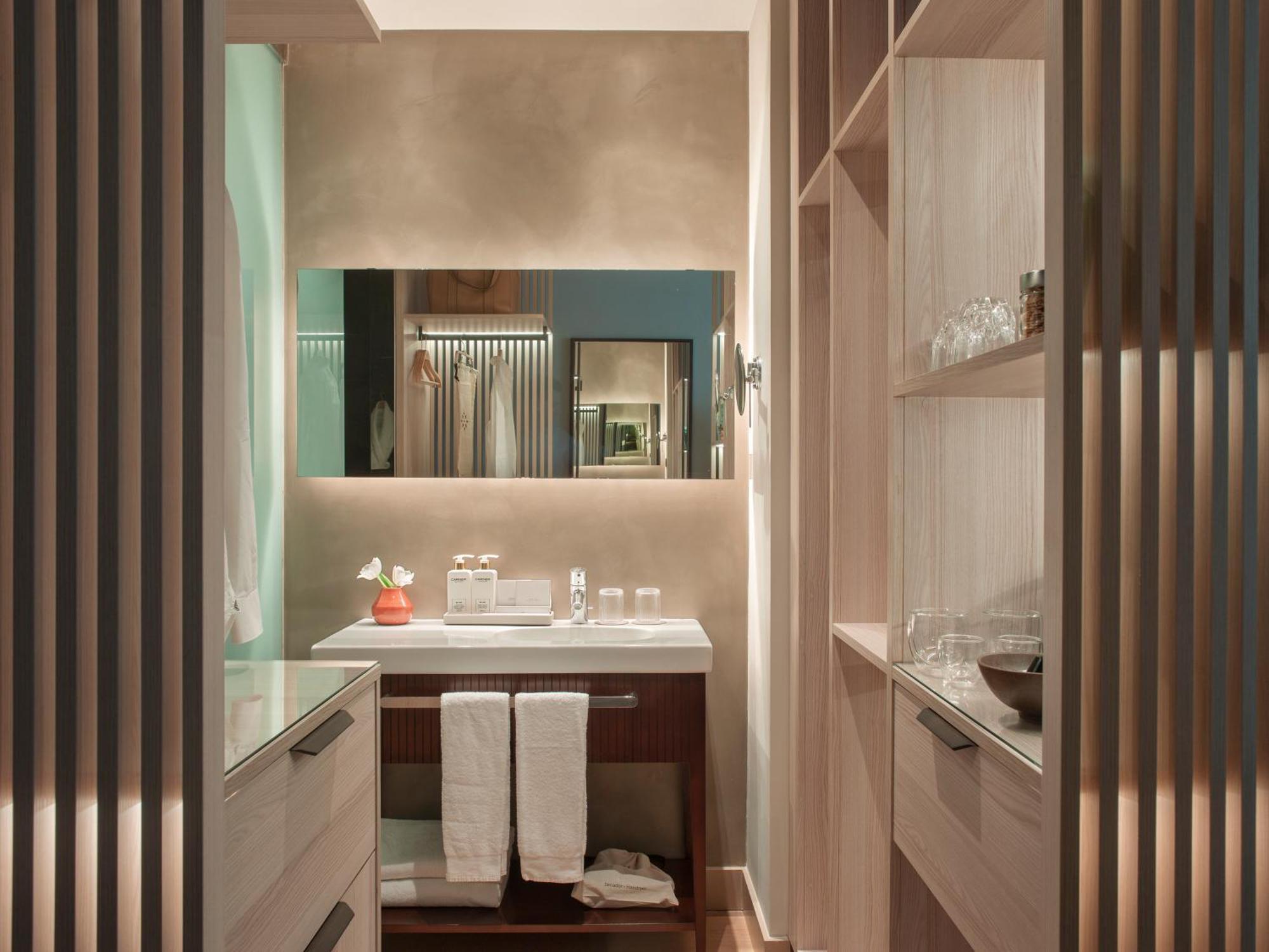 Grand Hotel Central, Small Luxury Hotels Barcellona Esterno foto Bathroom
