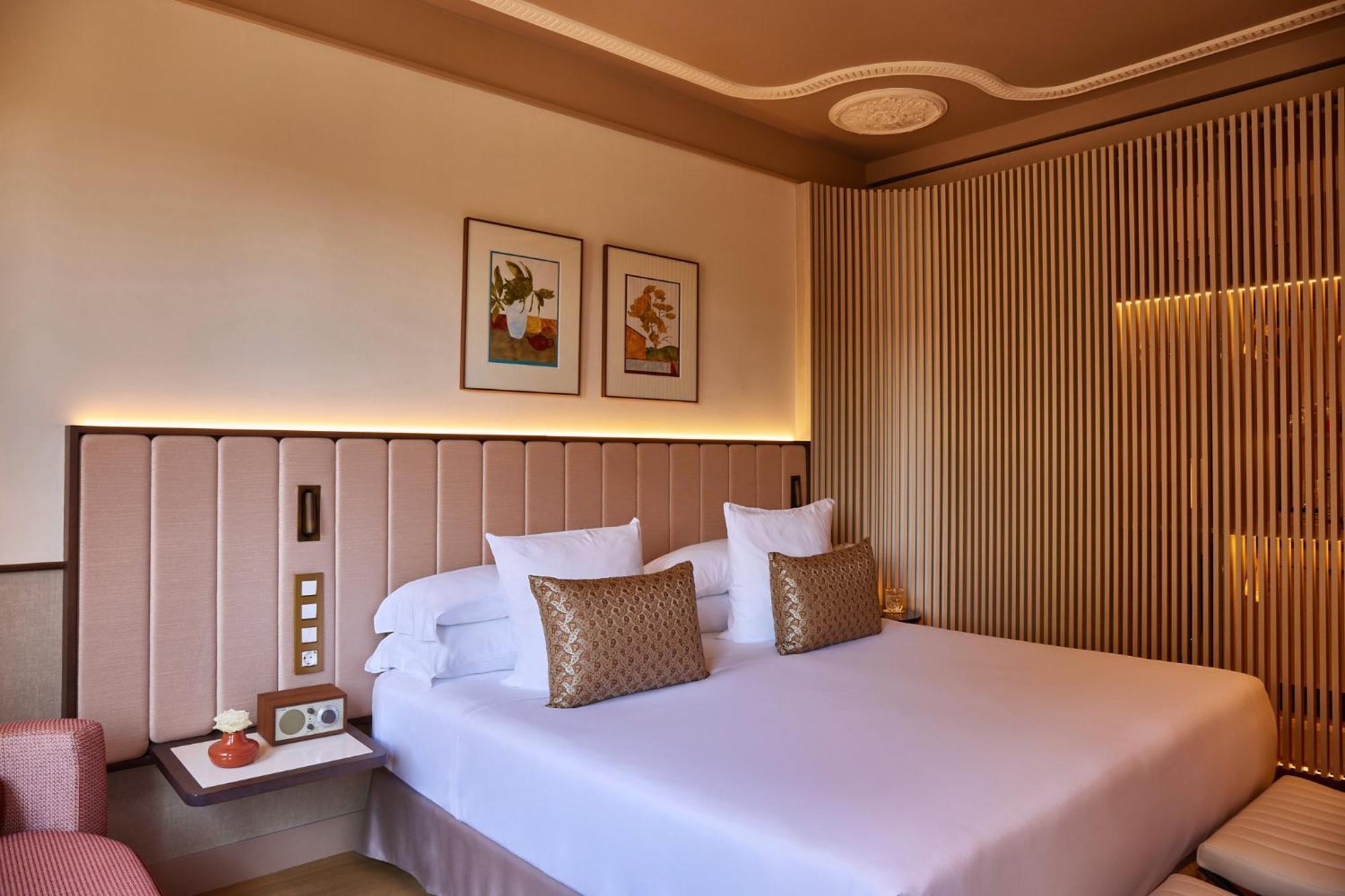 Grand Hotel Central, Small Luxury Hotels Barcellona Esterno foto A room at the hotel