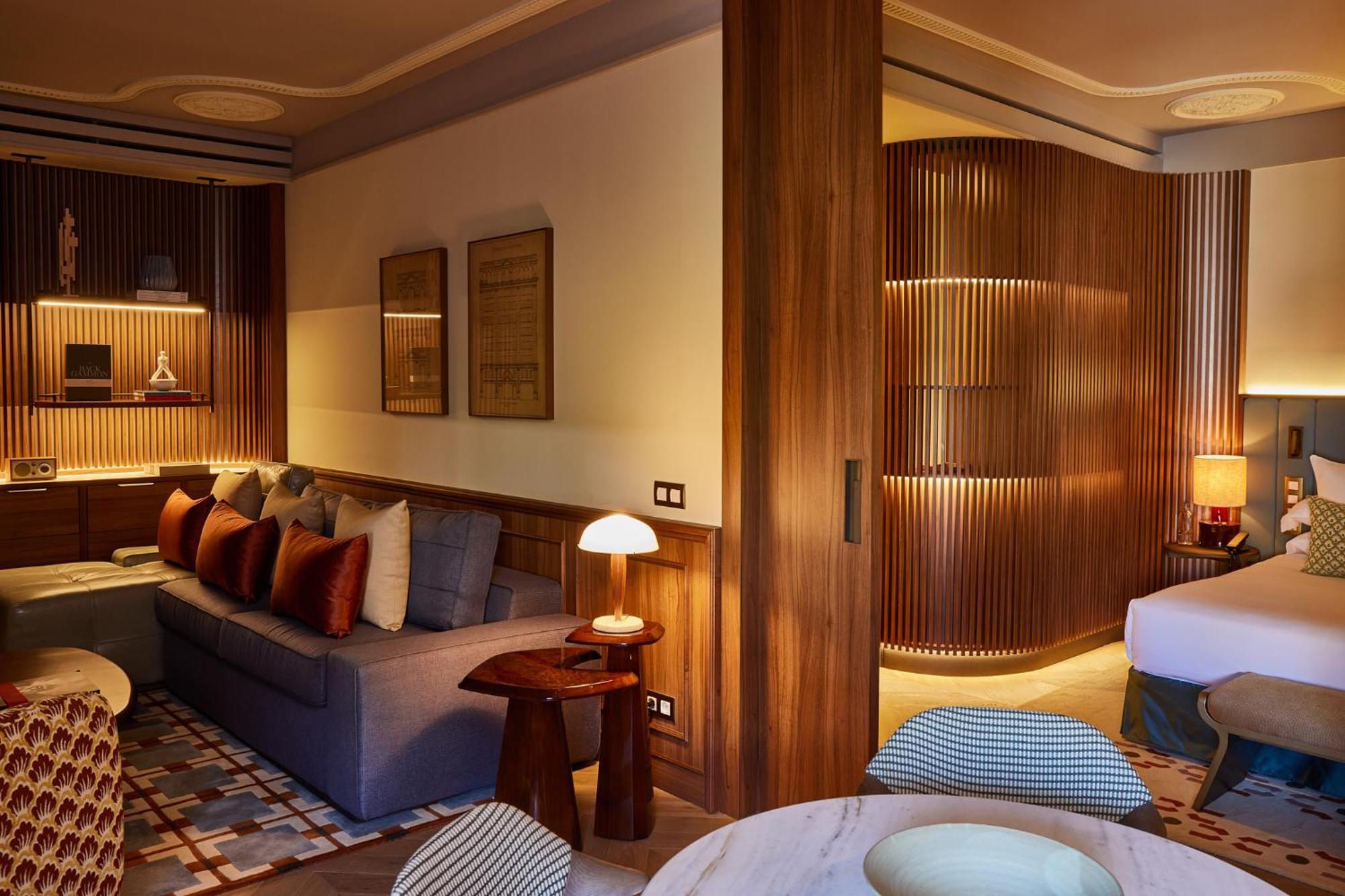 Grand Hotel Central, Small Luxury Hotels Barcellona Esterno foto A suite at the hotel