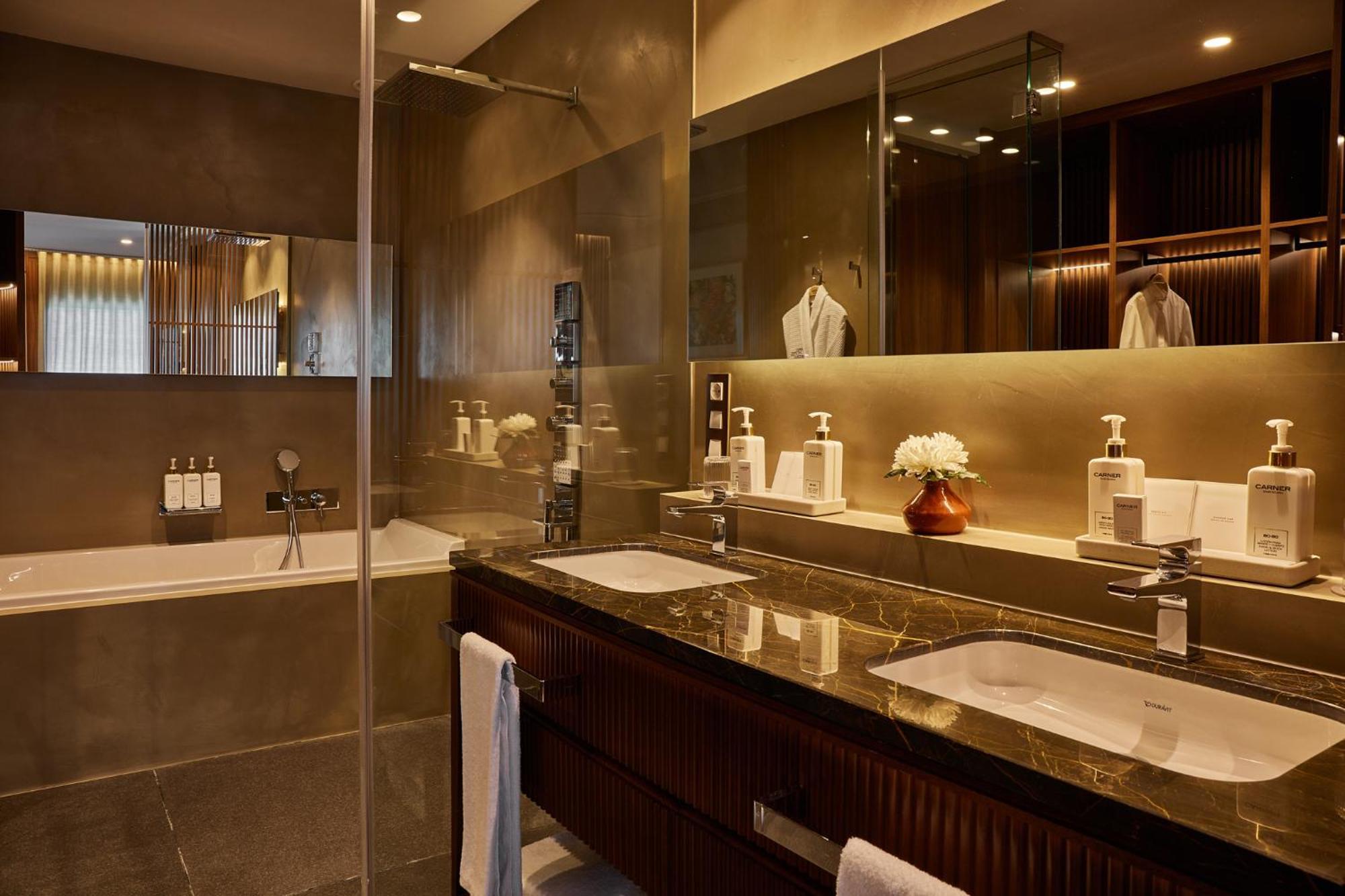 Grand Hotel Central, Small Luxury Hotels Barcellona Esterno foto Bathroom
