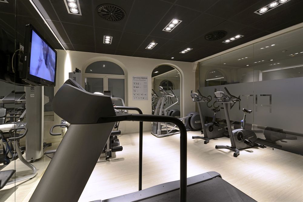 Grand Hotel Central, Small Luxury Hotels Barcellona Esterno foto The gym at the hotel